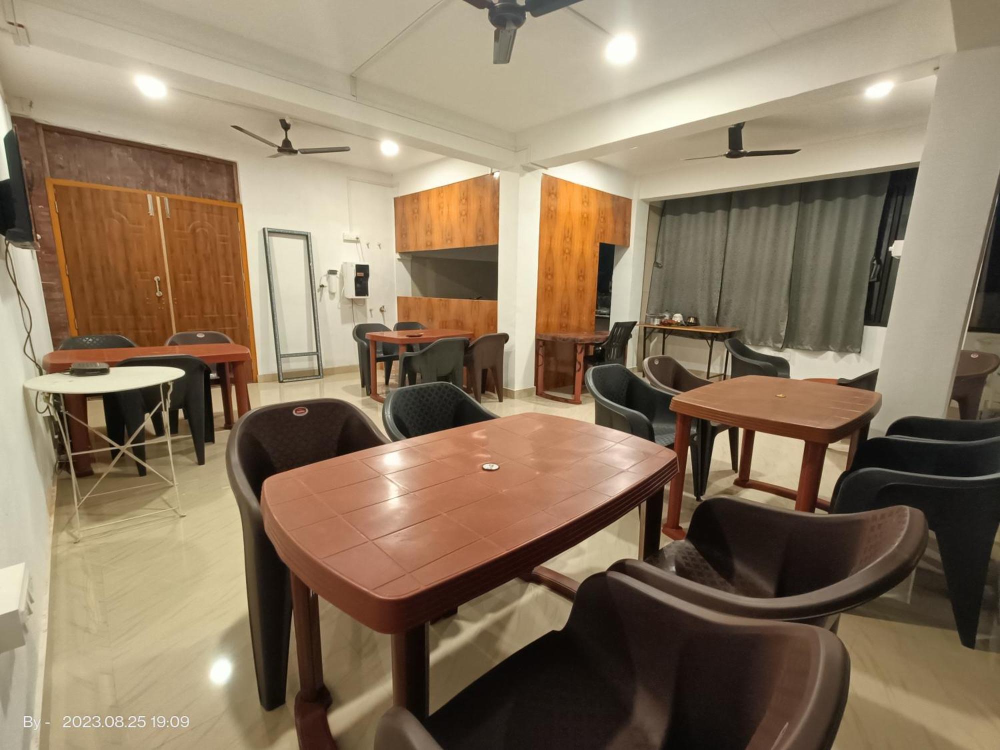 Manipur House Hotel อิมฟัล ภายนอก รูปภาพ